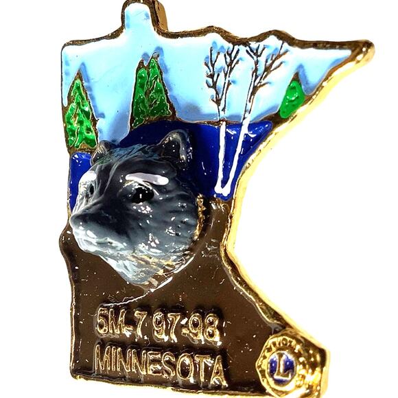 Vintage Lions Club International Racoon Pin, District 5M7 Minnesota 1997-1998 - Picture 1 of 4